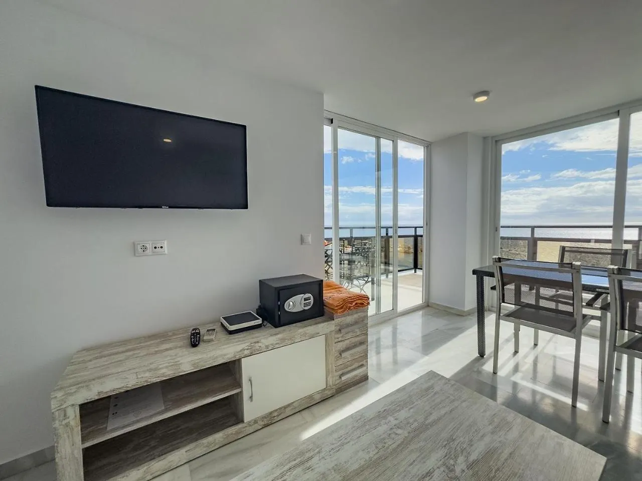 Skol 617 Beachfront Two-Bedrooms Duplex With Sea Views Marbella Apartment